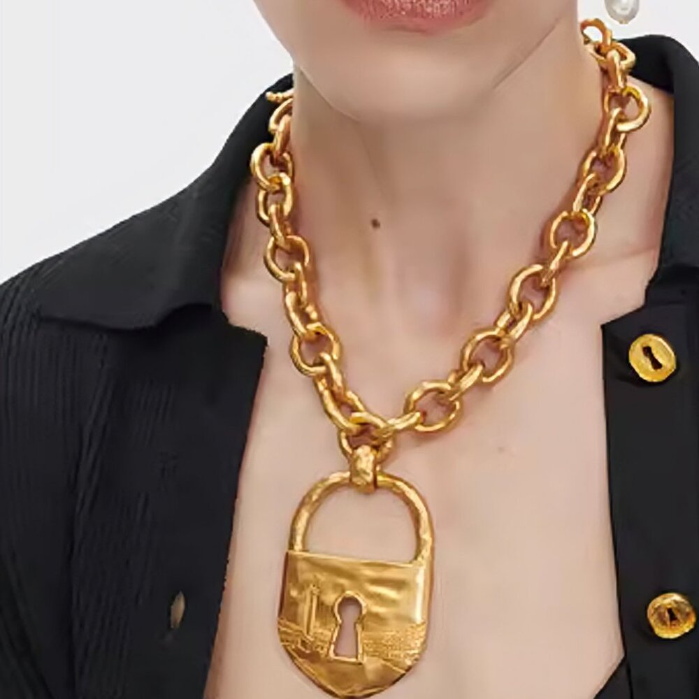 Gold Elegant Women's Lock Pendant Necklace